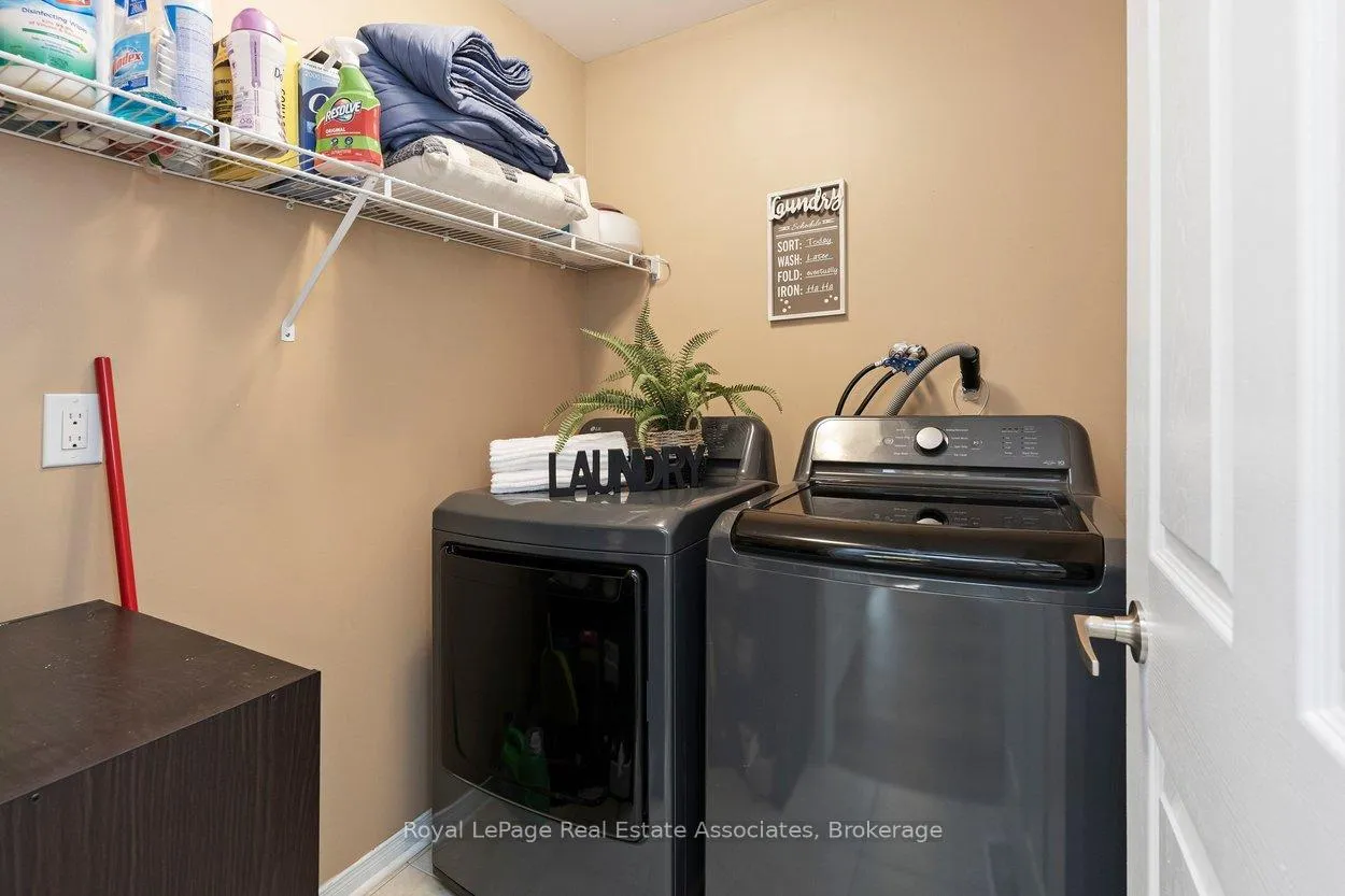 Photo 32 of 158 Gentile Circle, Vaughan, Elder Mills — HOMEH