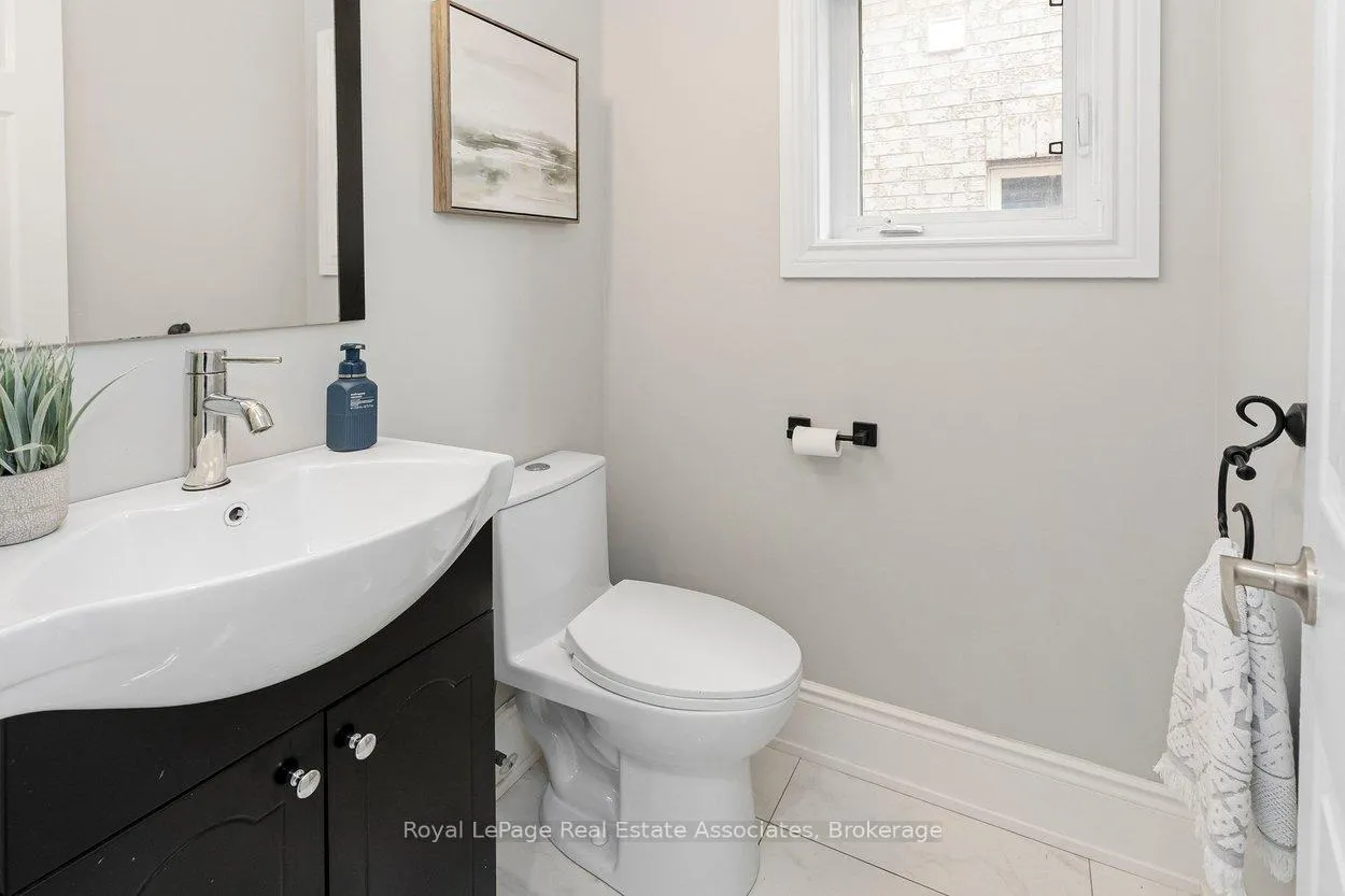 Photo 33 of 158 Gentile Circle, Vaughan, Elder Mills — HOMEH