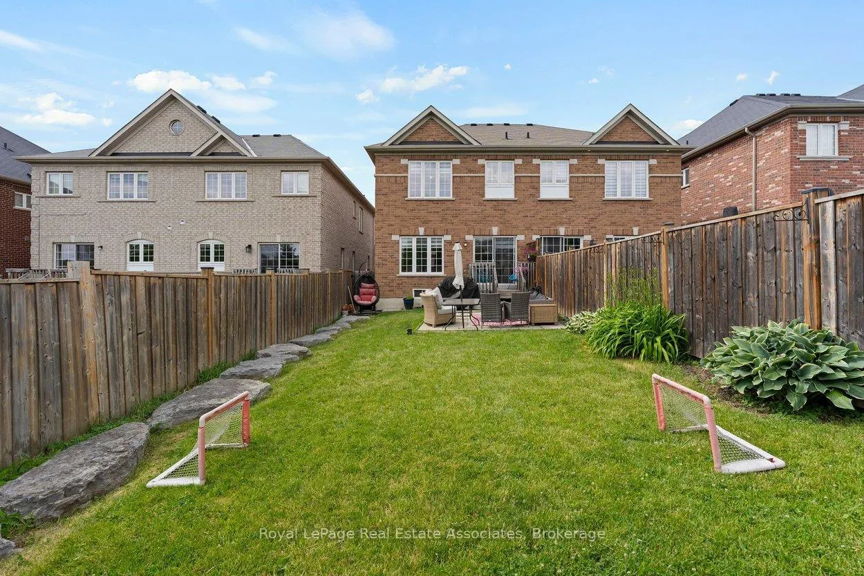 Photo 37 of 158 Gentile Circle, Vaughan, Elder Mills — HOMEH