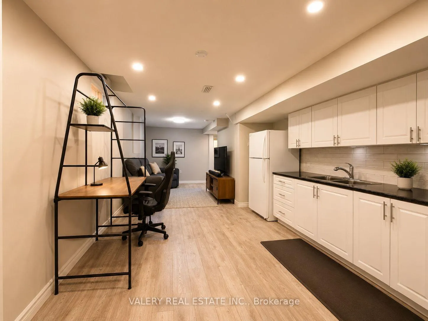 Photo 3 of Unit 1, 1141 Beaver Valley Crescent, Oshawa, Northglen — HOMEH