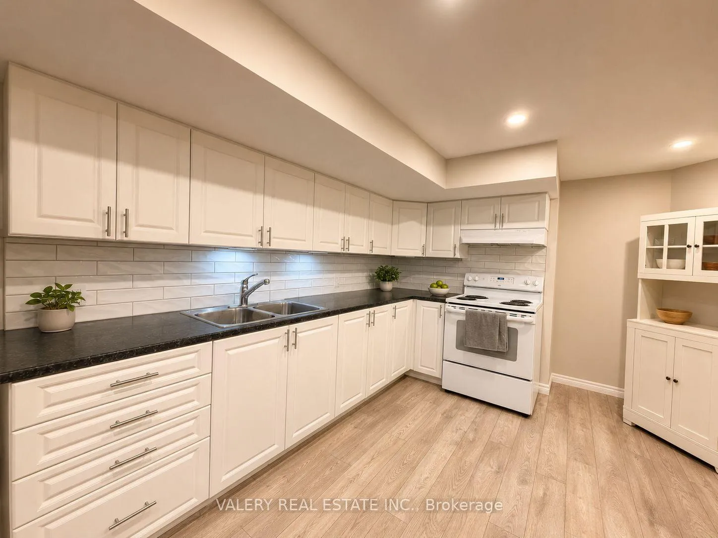 Photo 4 of Unit 1, 1141 Beaver Valley Crescent, Oshawa, Northglen — HOMEH