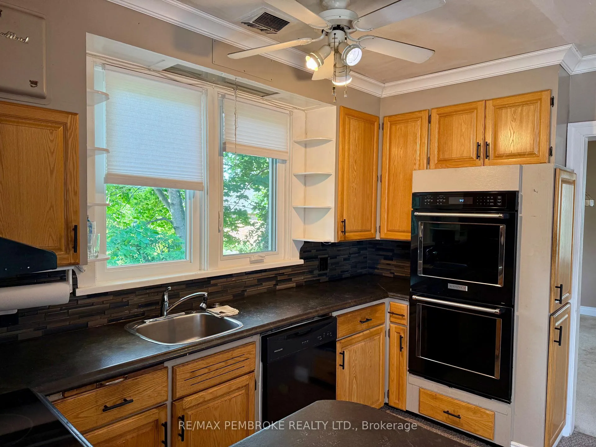 Photo 3 of 474 Fraser Street, Pembroke, Pembroke — HOMEH
