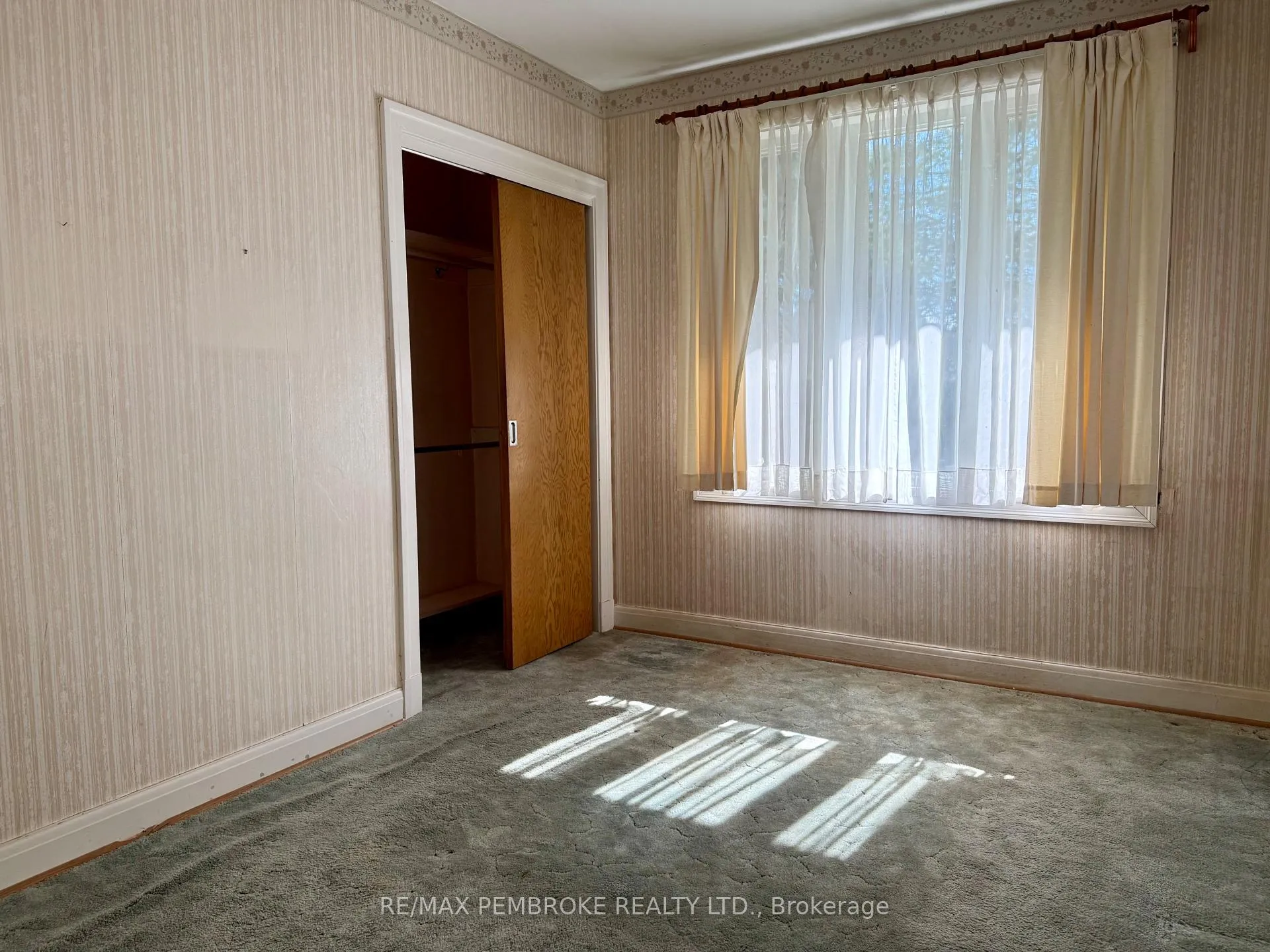 Photo 11 of 474 Fraser Street, Pembroke, Pembroke — HOMEH