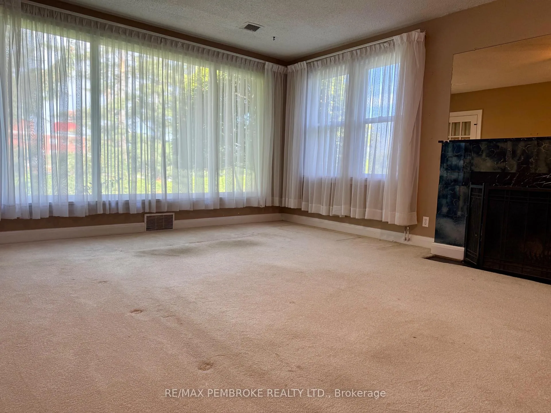 Photo 15 of 474 Fraser Street, Pembroke, Pembroke — HOMEH