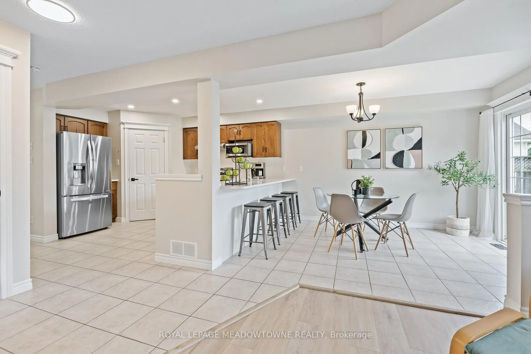 Photo 5 of 160 Old Maple Boulevard, Guelph/Eramosa, Rockwood — HOMEH