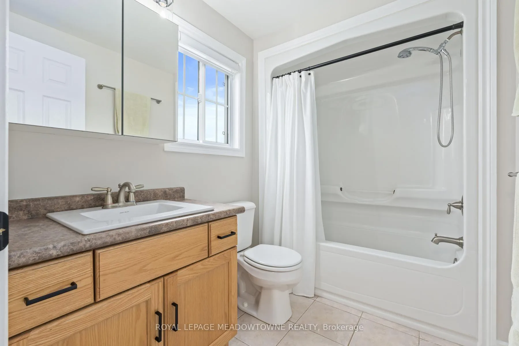 Photo 18 of 160 Old Maple Boulevard, Guelph/Eramosa, Rockwood — HOMEH