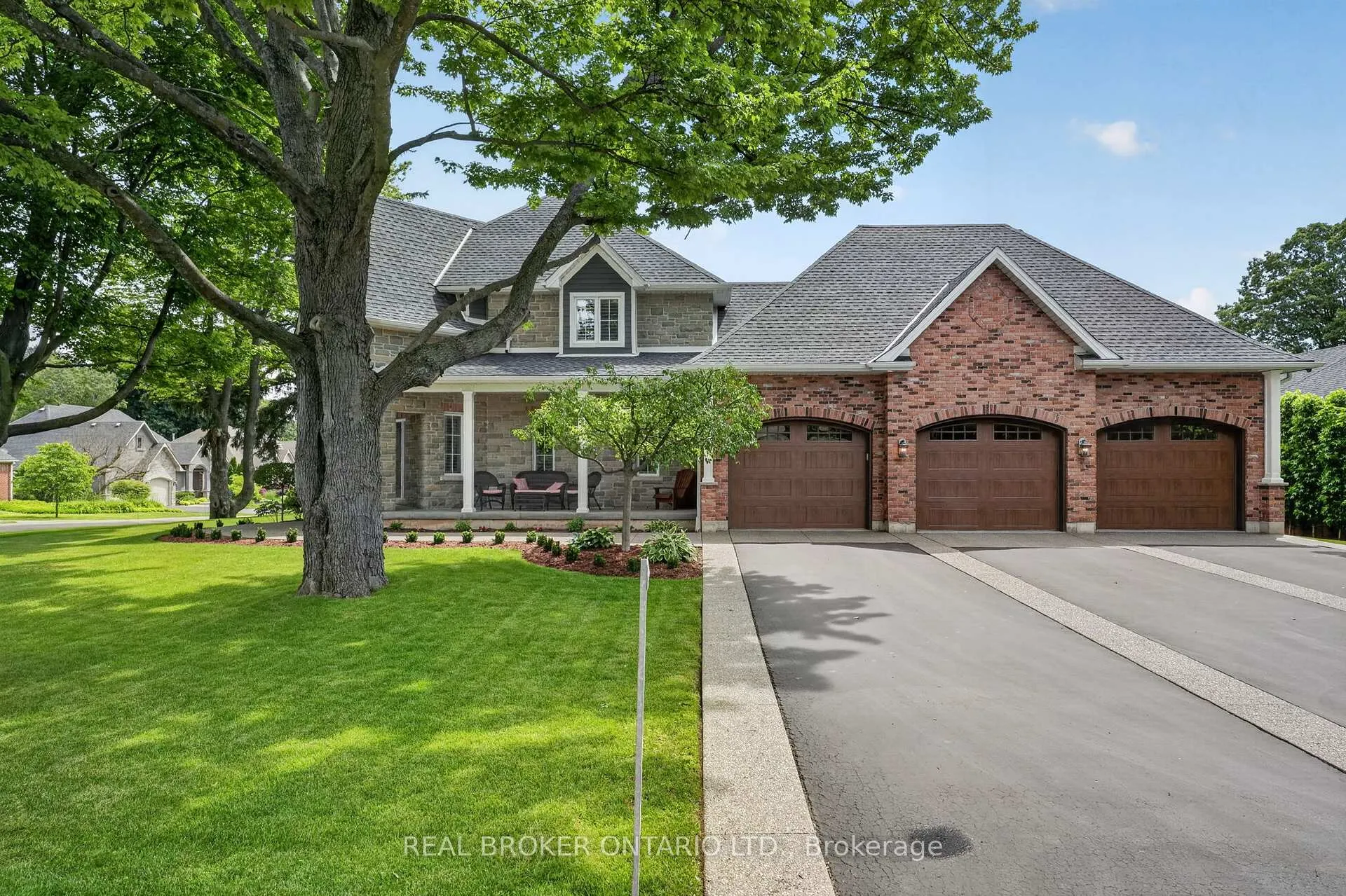 Photo 1 of 41 Cameron Drive, Hamilton, Ancaster — HOMEH
