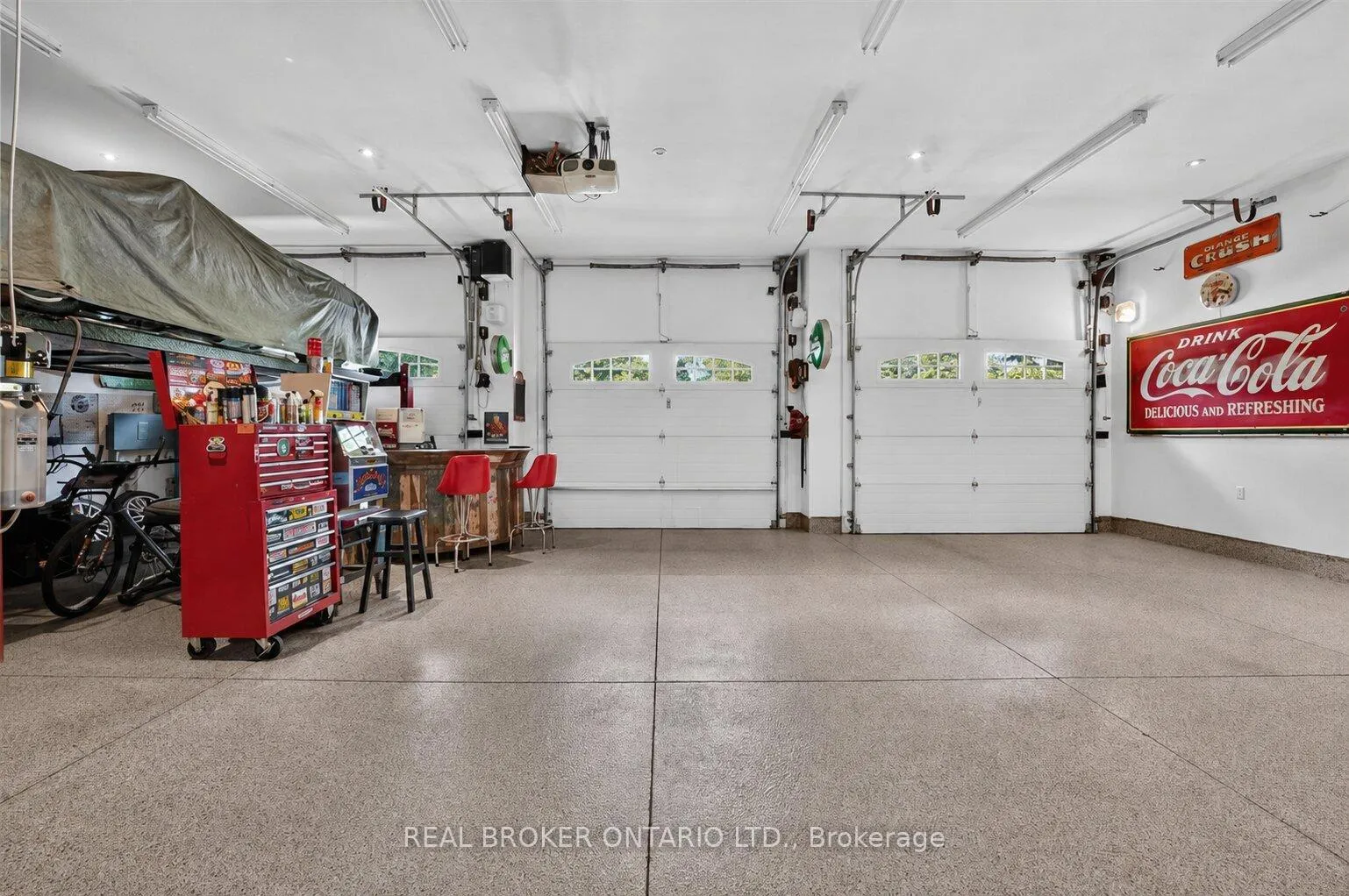 Photo 5 of 41 Cameron Drive, Hamilton, Ancaster — HOMEH