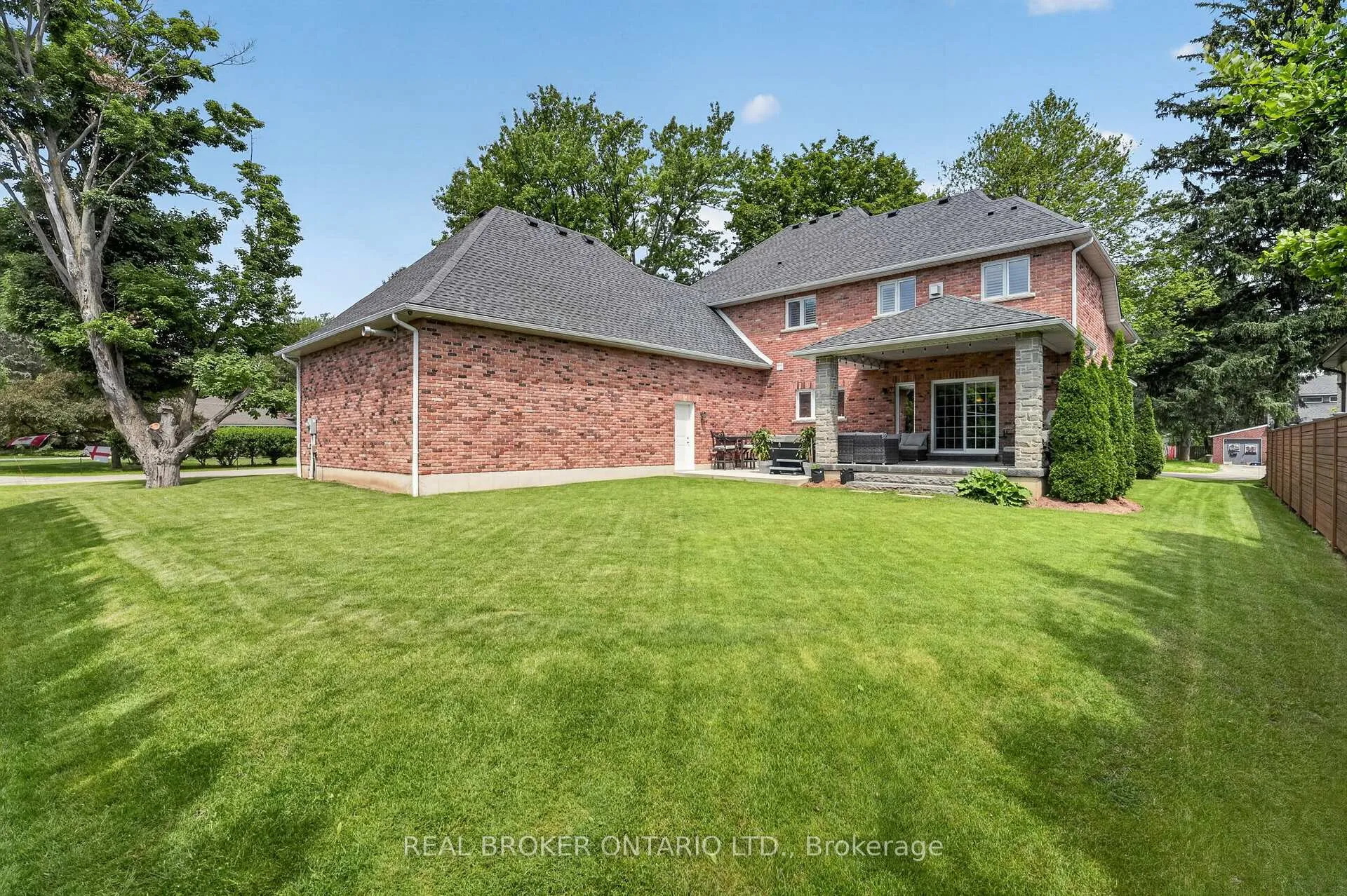 Photo 6 of 41 Cameron Drive, Hamilton, Ancaster — HOMEH