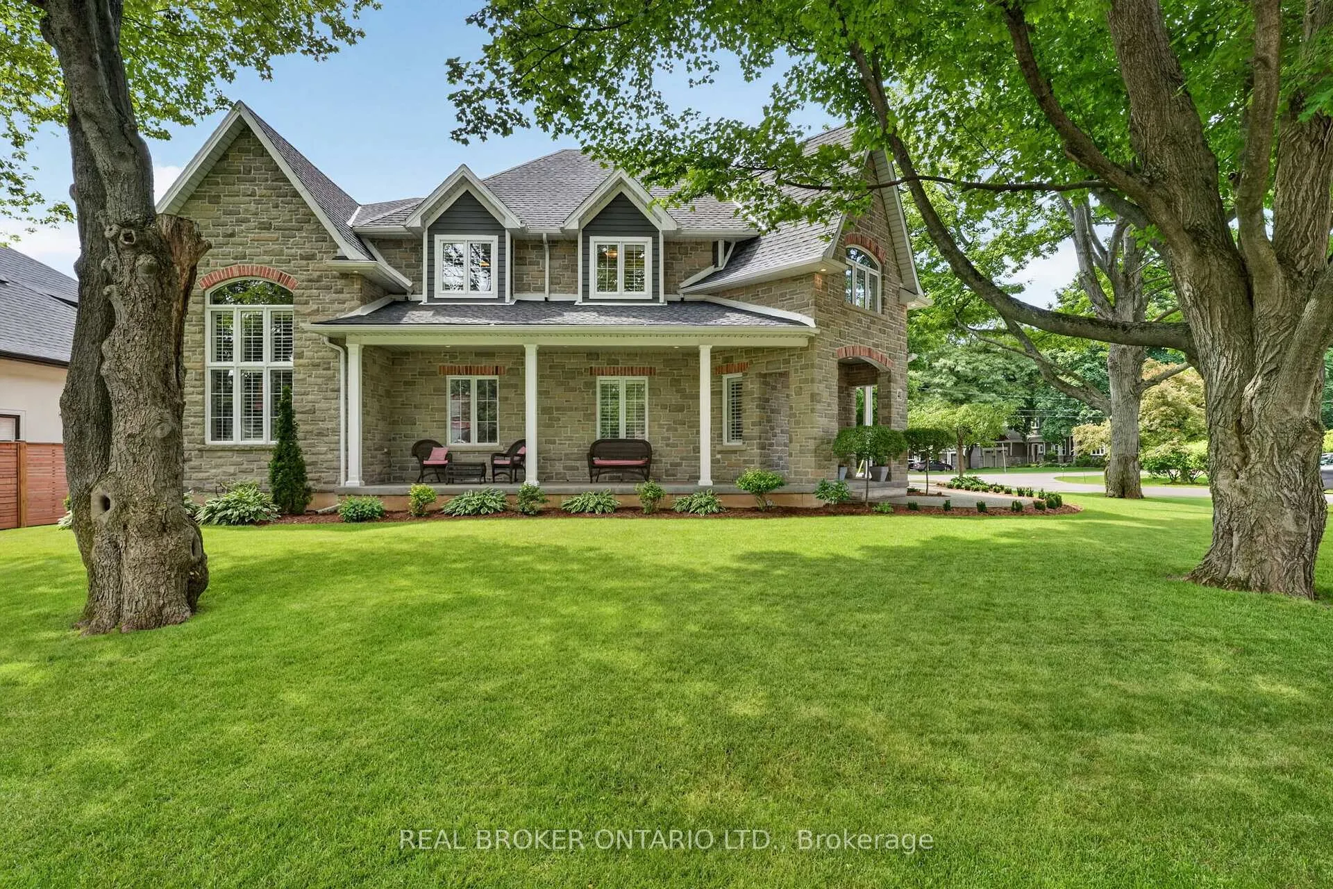 Photo 7 of 41 Cameron Drive, Hamilton, Ancaster — HOMEH