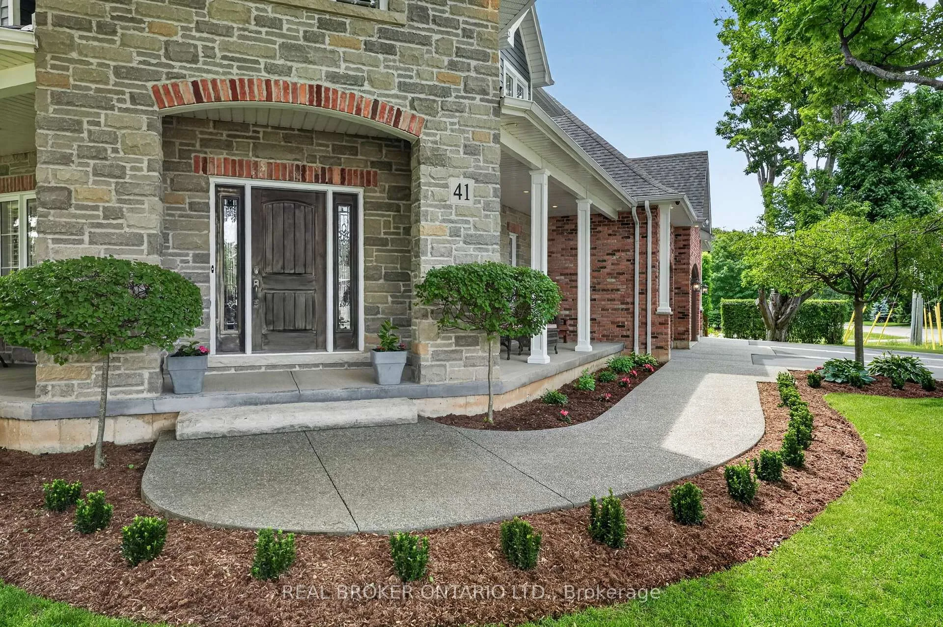 Photo 8 of 41 Cameron Drive, Hamilton, Ancaster — HOMEH