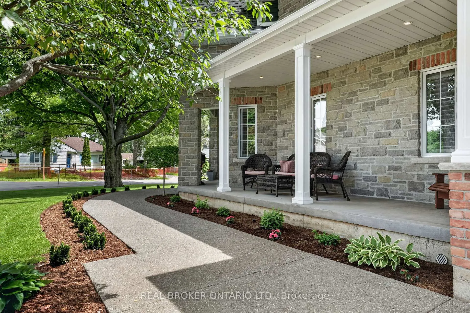 Photo 9 of 41 Cameron Drive, Hamilton, Ancaster — HOMEH