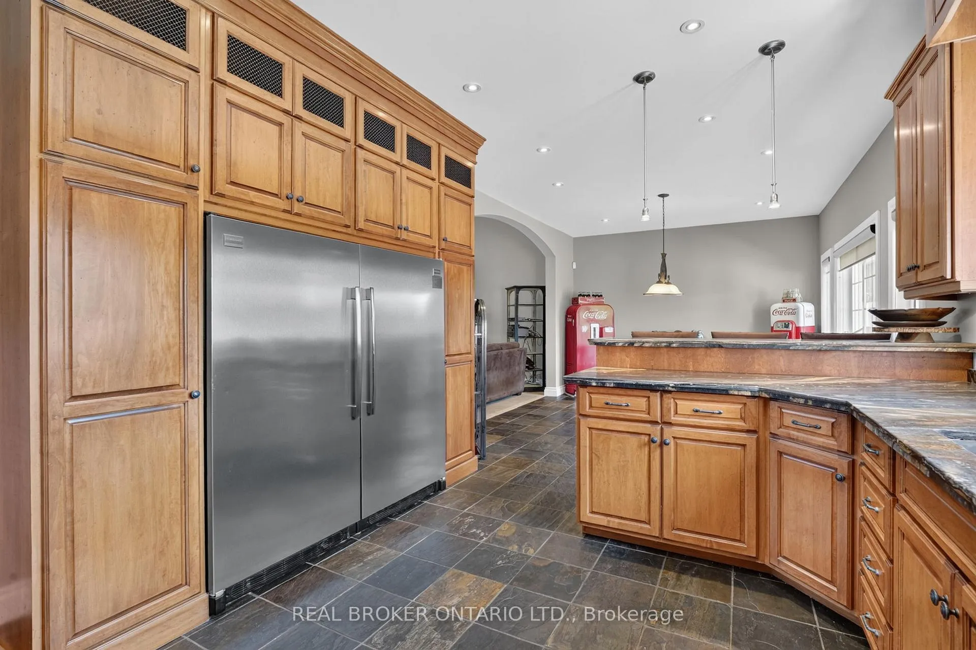 Photo 15 of 41 Cameron Drive, Hamilton, Ancaster — HOMEH