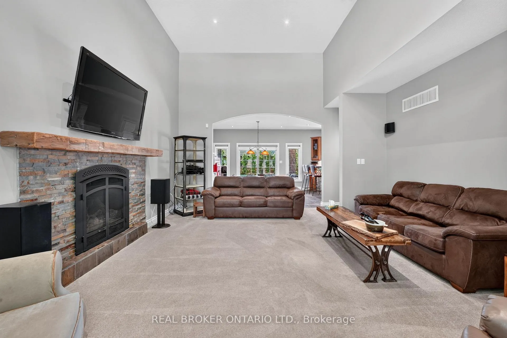 Photo 18 of 41 Cameron Drive, Hamilton, Ancaster — HOMEH