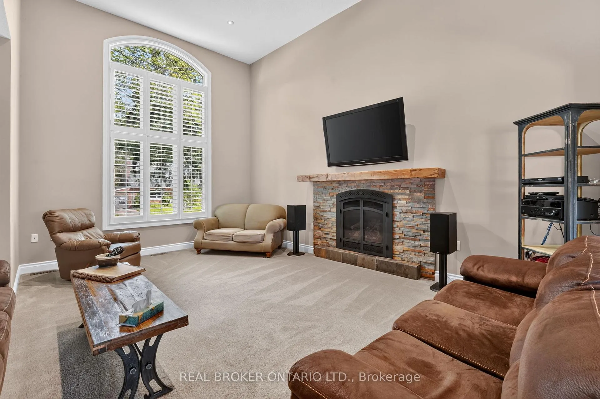 Photo 19 of 41 Cameron Drive, Hamilton, Ancaster — HOMEH