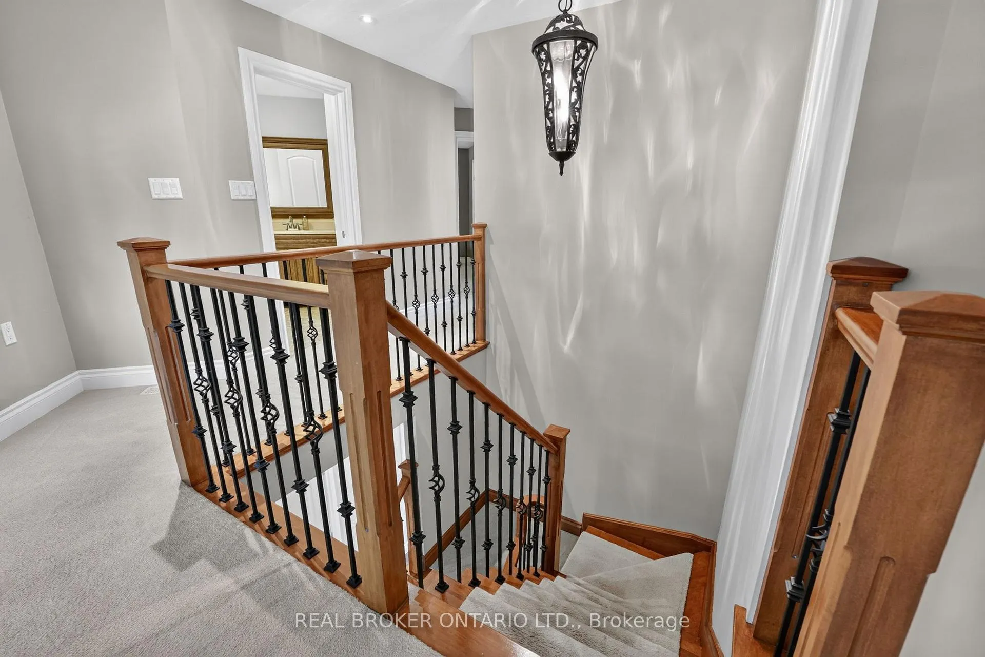 Photo 21 of 41 Cameron Drive, Hamilton, Ancaster — HOMEH