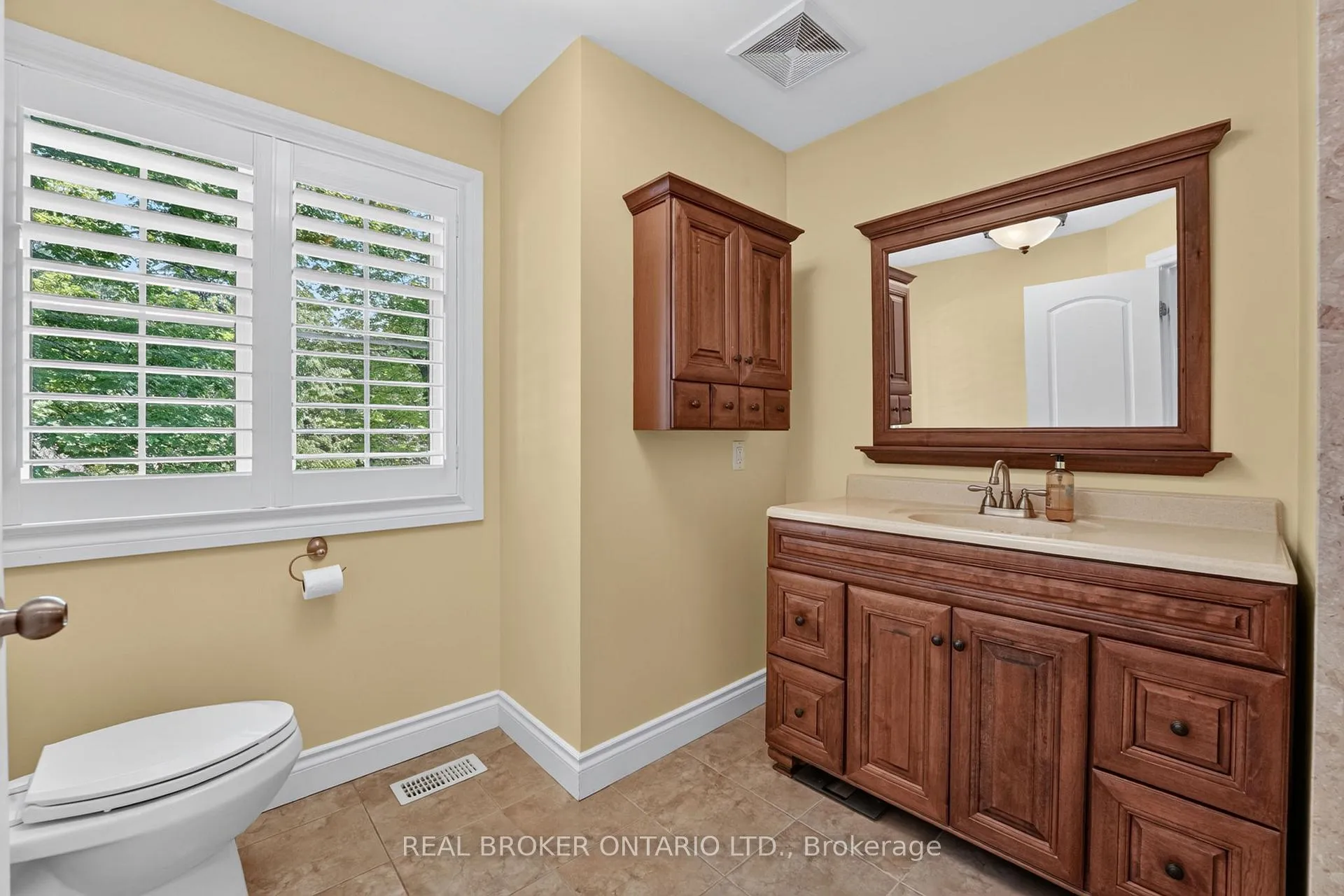 Photo 23 of 41 Cameron Drive, Hamilton, Ancaster — HOMEH