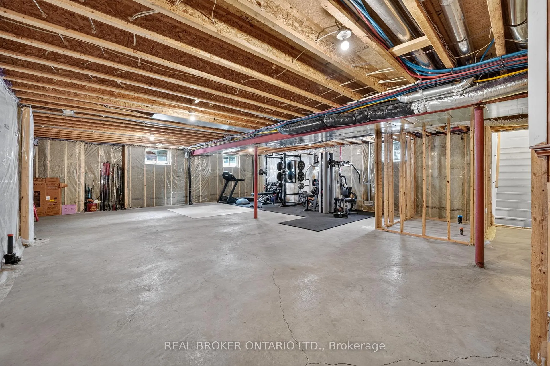 Photo 28 of 41 Cameron Drive, Hamilton, Ancaster — HOMEH