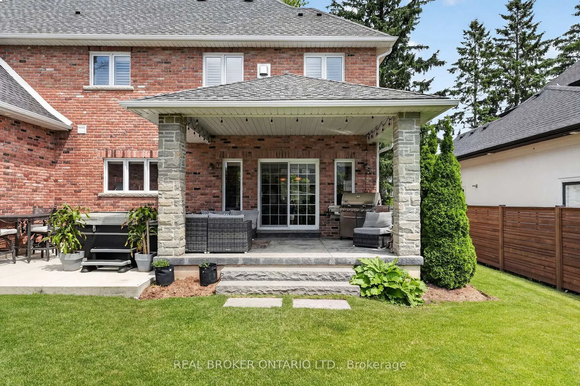 Photo 30 of 41 Cameron Drive, Hamilton, Ancaster — HOMEH