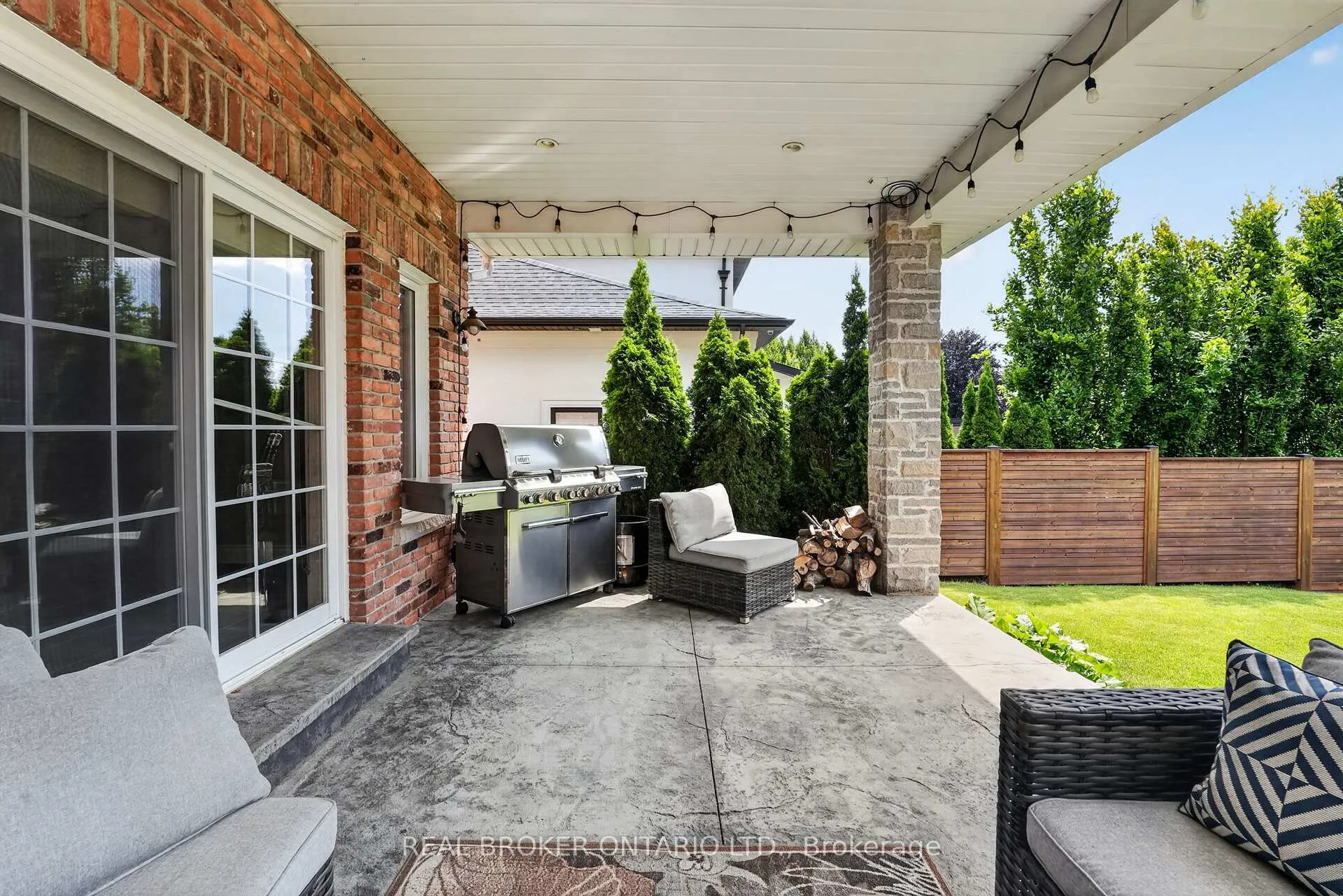 Photo 32 of 41 Cameron Drive, Hamilton, Ancaster — HOMEH