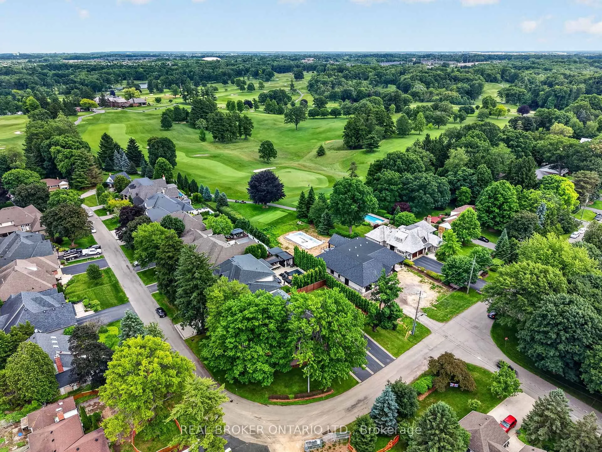 Photo 36 of 41 Cameron Drive, Hamilton, Ancaster — HOMEH
