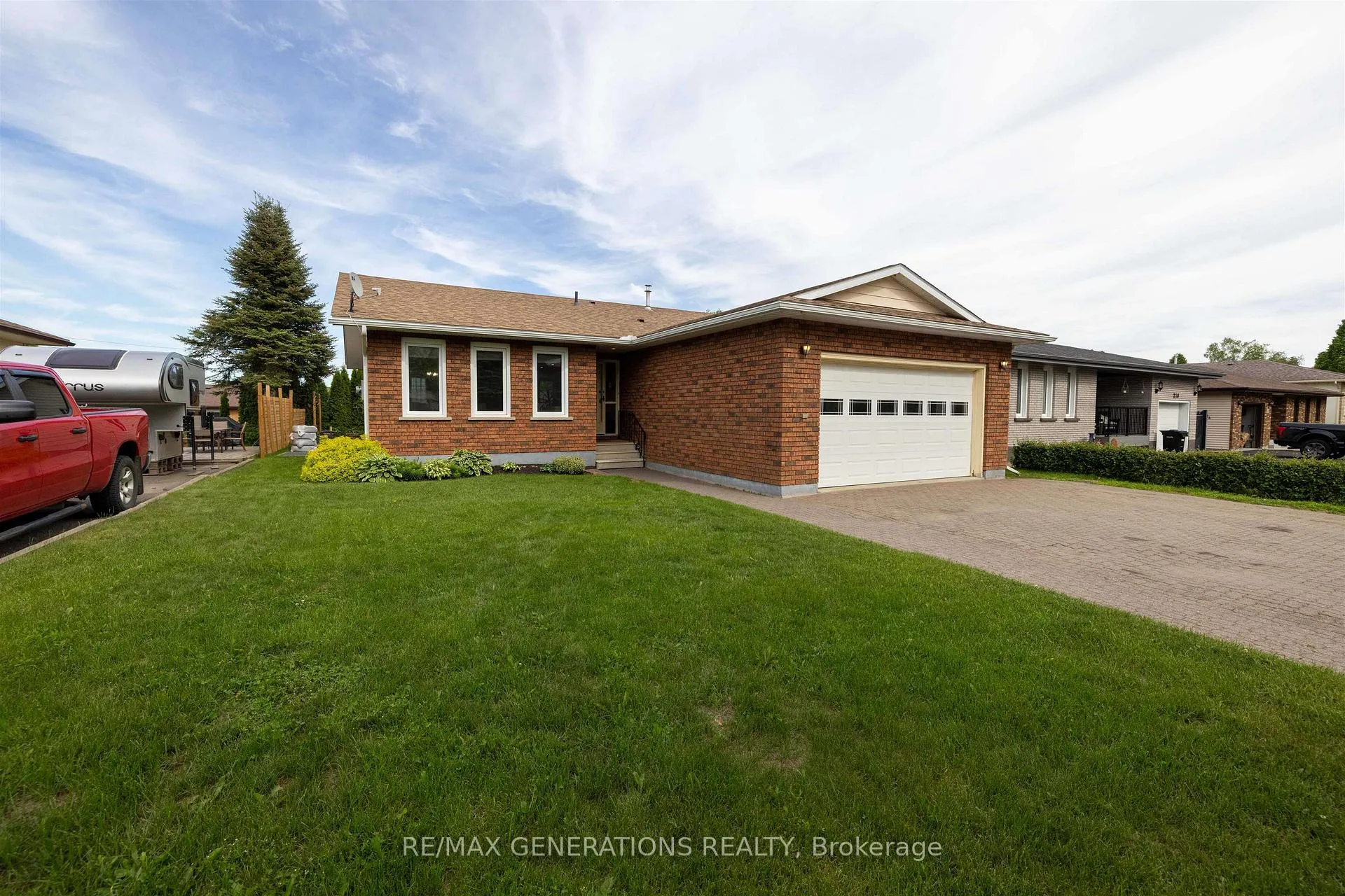 Photo 1 of 212 Downing Street, Thunder Bay, Dawson Heights — HOMEH