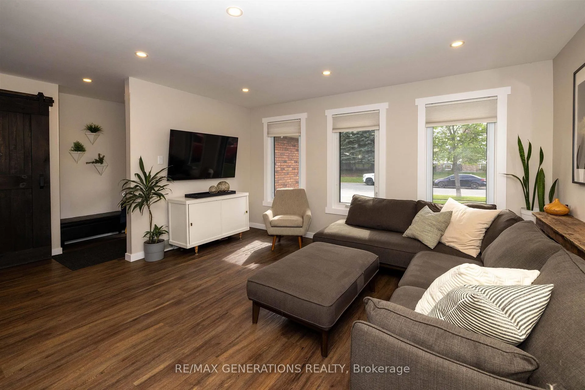 Photo 3 of 212 Downing Street, Thunder Bay, Dawson Heights — HOMEH