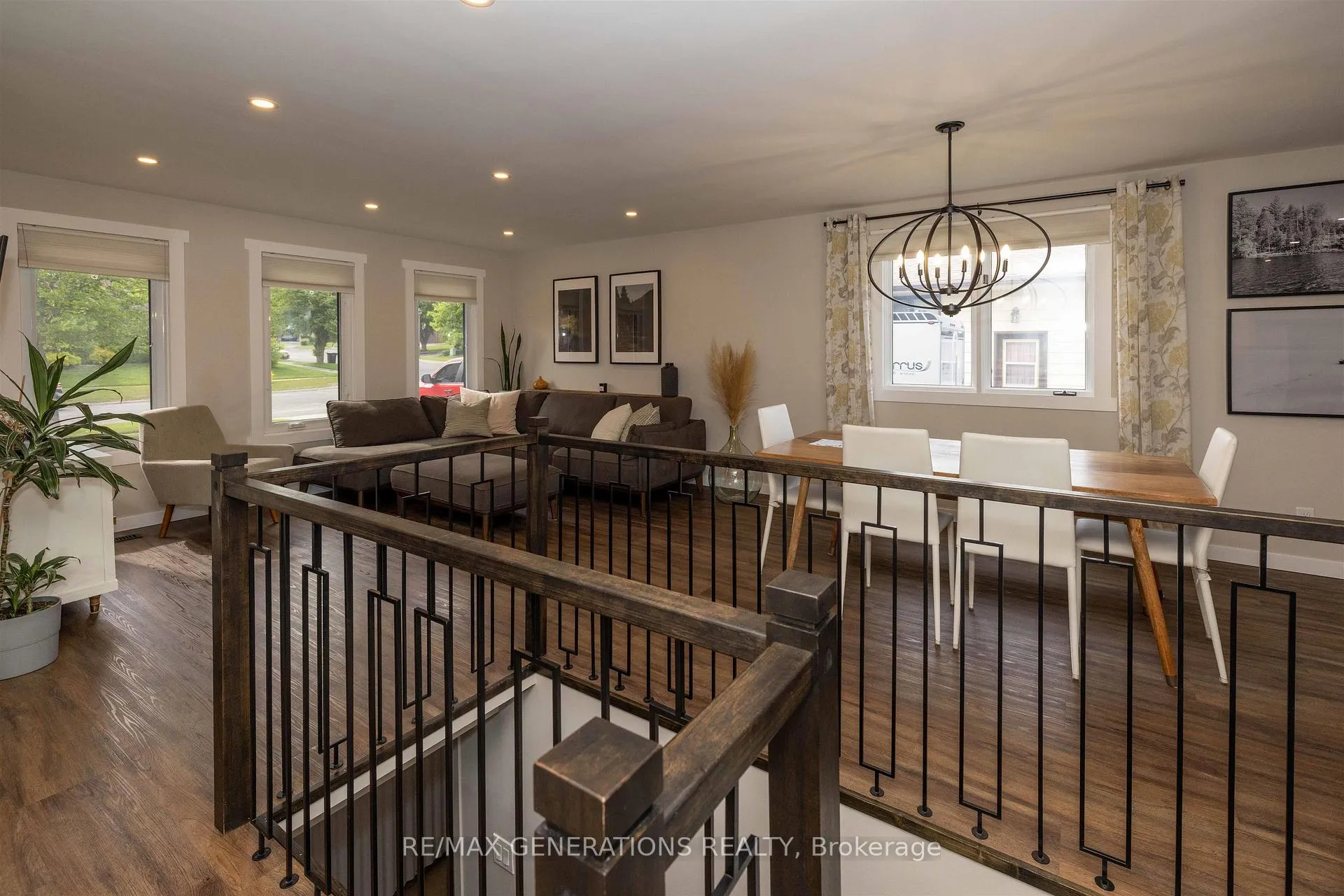 Photo 5 of 212 Downing Street, Thunder Bay, Dawson Heights — HOMEH