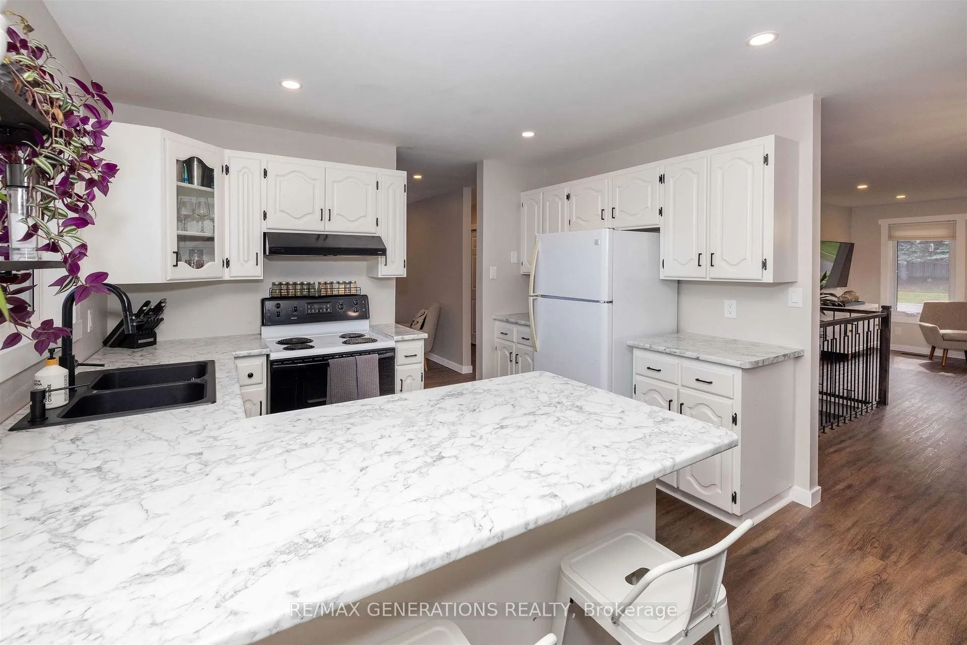 Photo 8 of 212 Downing Street, Thunder Bay, Dawson Heights — HOMEH