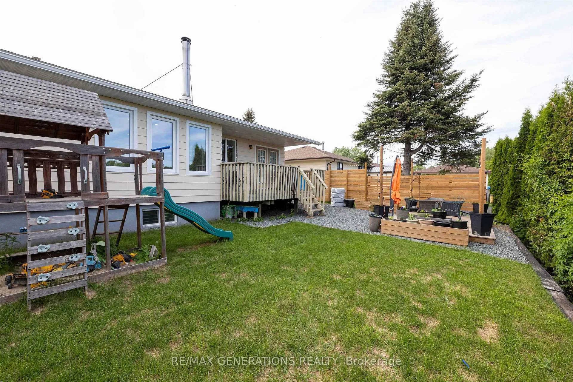 Photo 25 of 212 Downing Street, Thunder Bay, Dawson Heights — HOMEH
