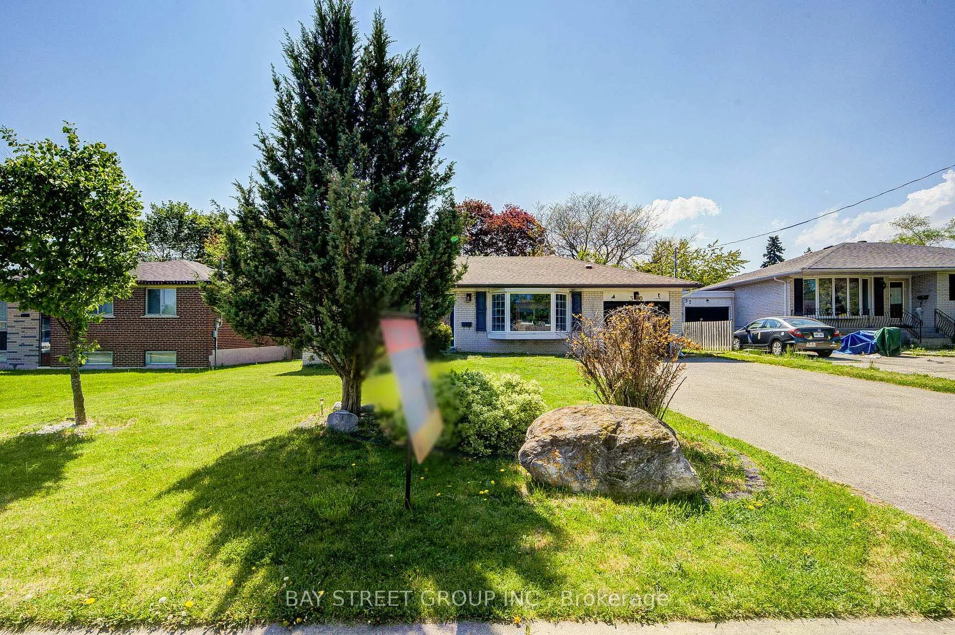 Photo 2 of 30 Alanadale Avenue, Markham, Bullock — HOMEH