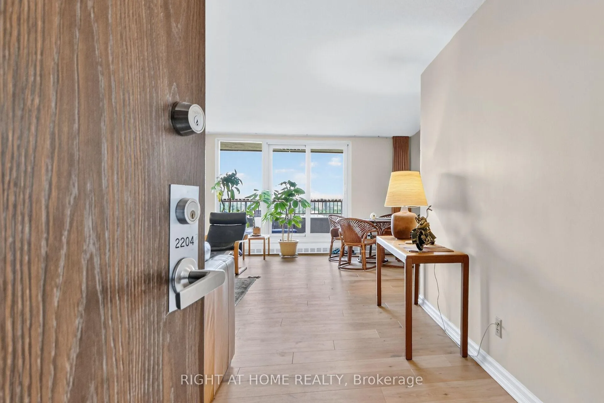 Photo 3 of Unit 2204, 1785 Riverside Drive, Ottawa, Riverview Park — HOMEH