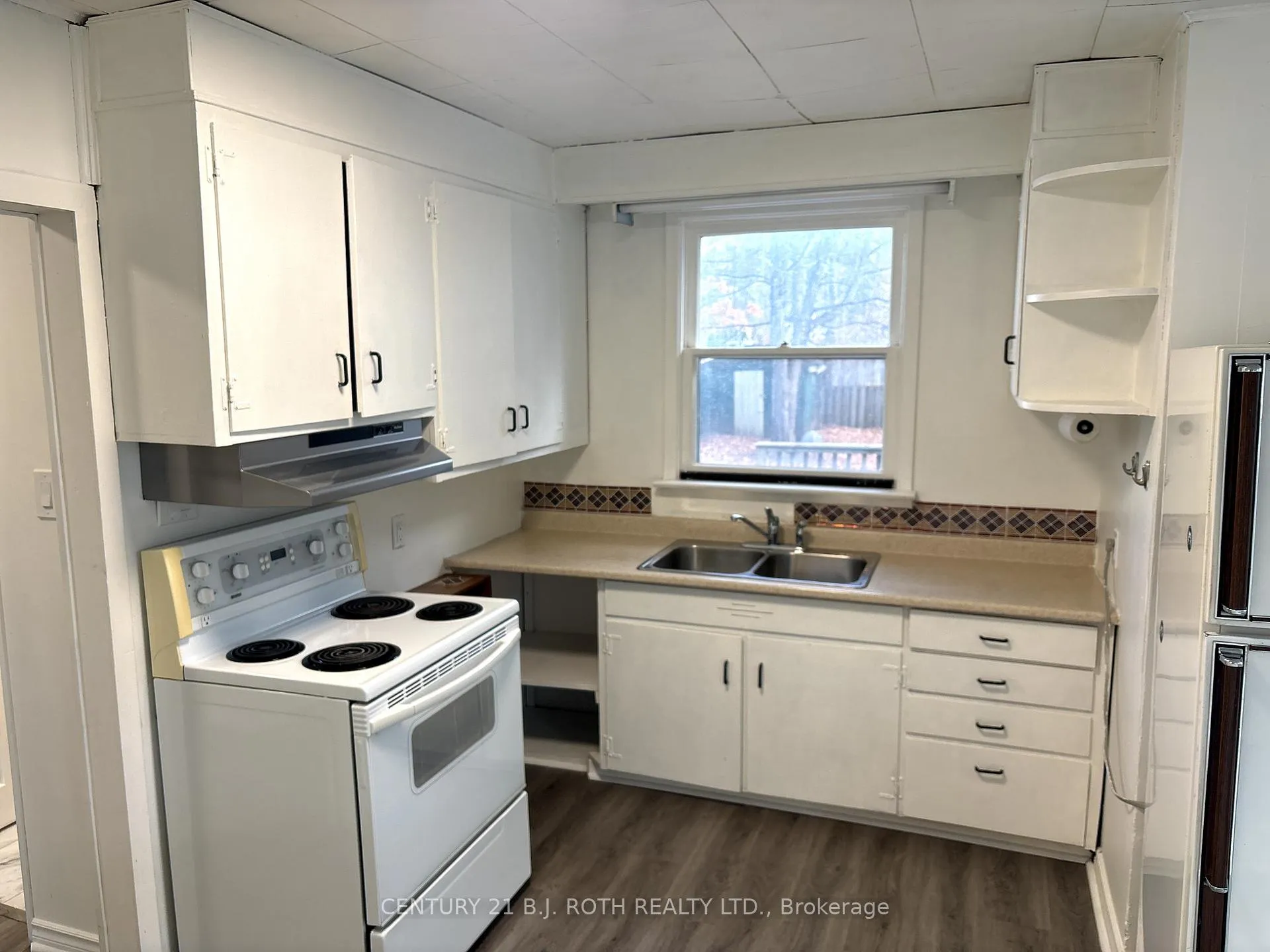 Photo 5 of 2087 Lilac Drive, Innisfil, Alcona — HOMEH