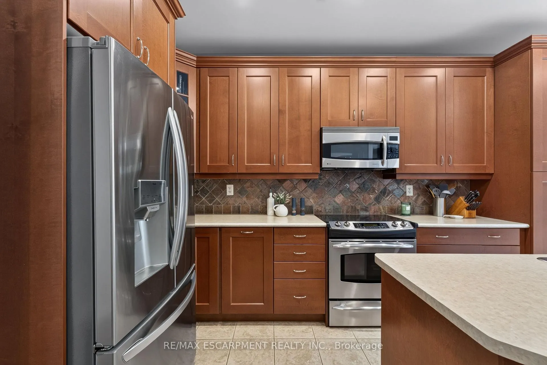 Photo 7 of 3220 Steeplechase Drive, Burlington, Alton — HOMEH