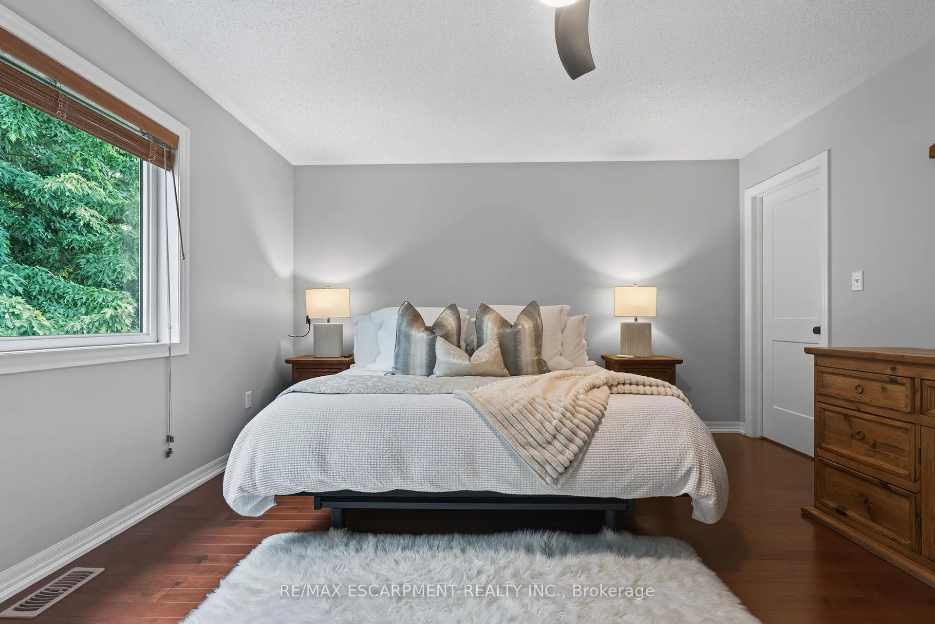 Photo 13 of 3220 Steeplechase Drive, Burlington, Alton — HOMEH