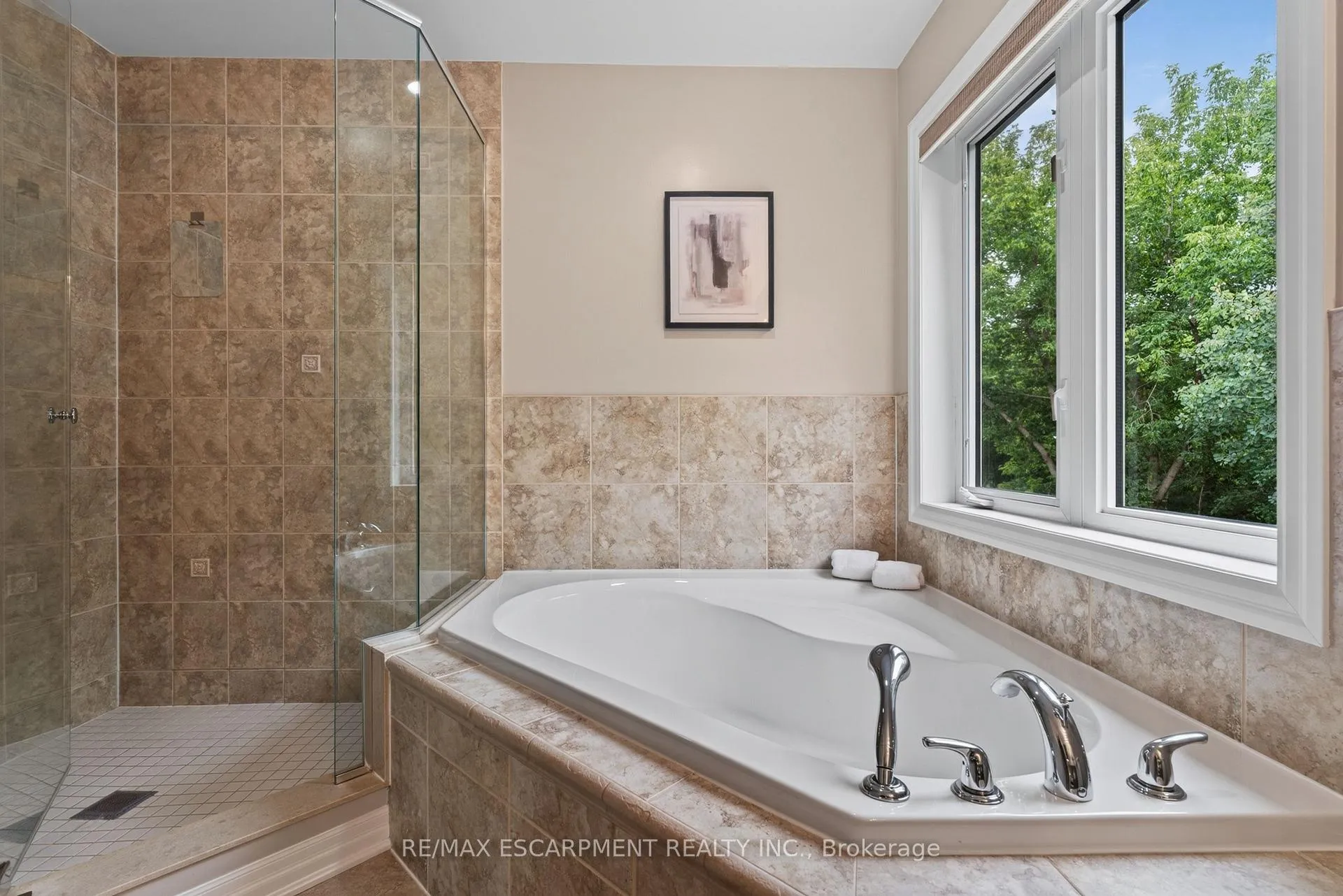 Photo 15 of 3220 Steeplechase Drive, Burlington, Alton — HOMEH