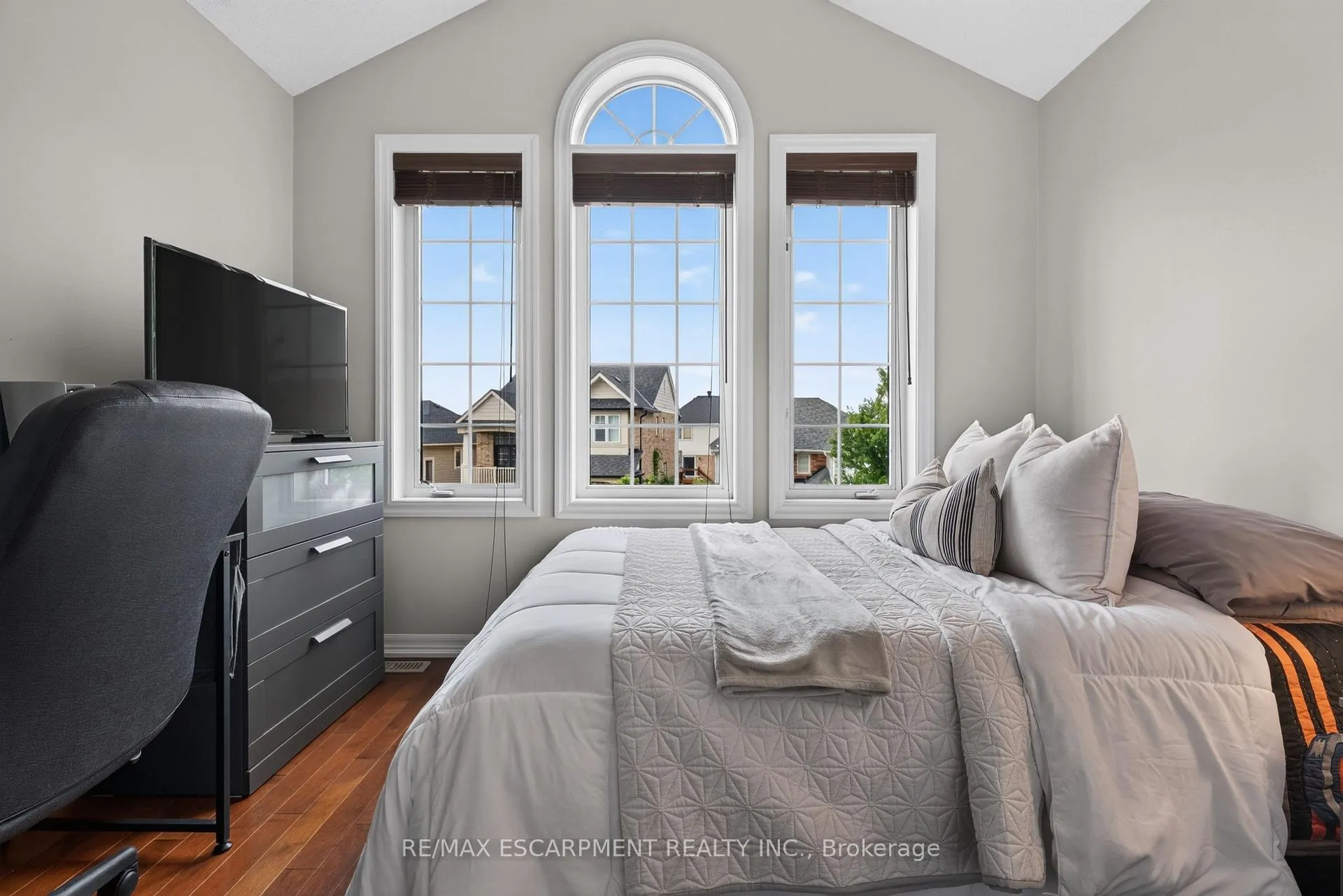 Photo 21 of 3220 Steeplechase Drive, Burlington, Alton — HOMEH