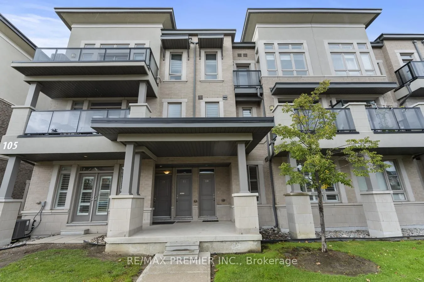 Photo 1 of Unit 10, 105 Kayla Crescent, Vaughan, Maple — HOMEH