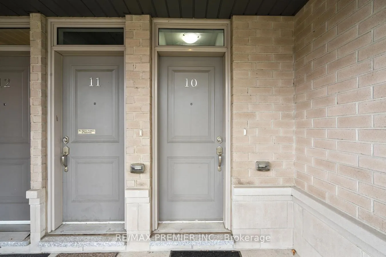 Photo 2 of Unit 10, 105 Kayla Crescent, Vaughan, Maple — HOMEH