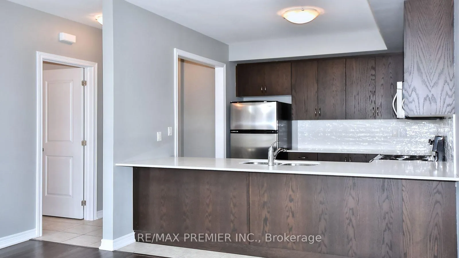 Photo 9 of Unit 10, 105 Kayla Crescent, Vaughan, Maple — HOMEH