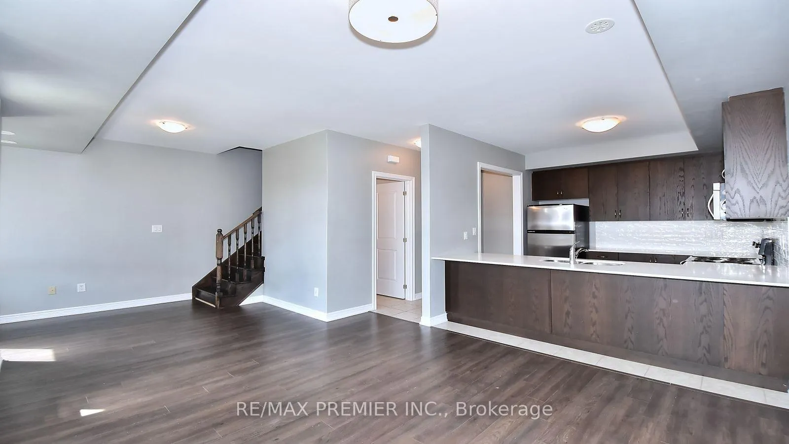 Photo 11 of Unit 10, 105 Kayla Crescent, Vaughan, Maple — HOMEH