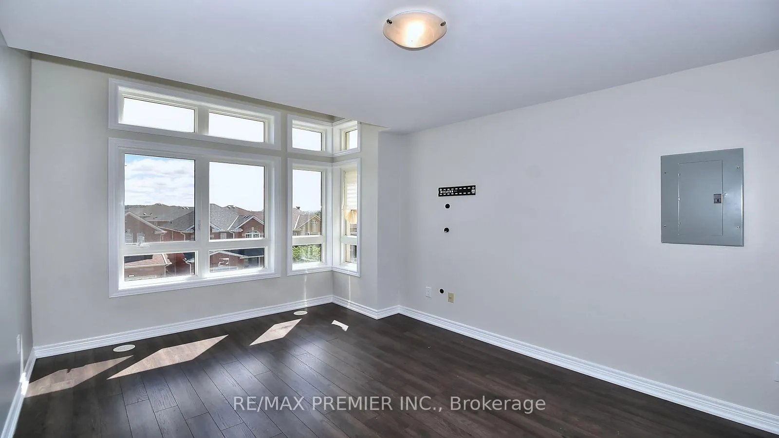 Photo 25 of Unit 10, 105 Kayla Crescent, Vaughan, Maple — HOMEH