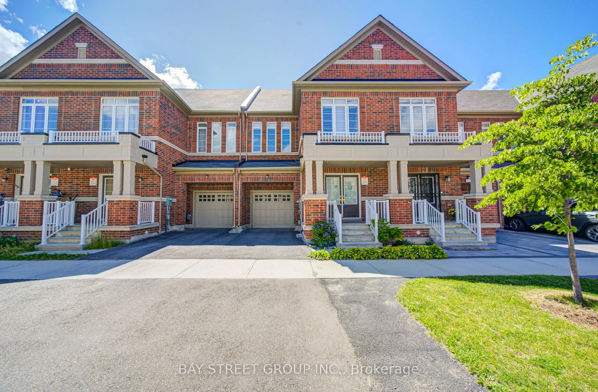 Photo 1 of 114 Ness Drive, Richmond Hill, Rural Richmond Hill — HOMEH