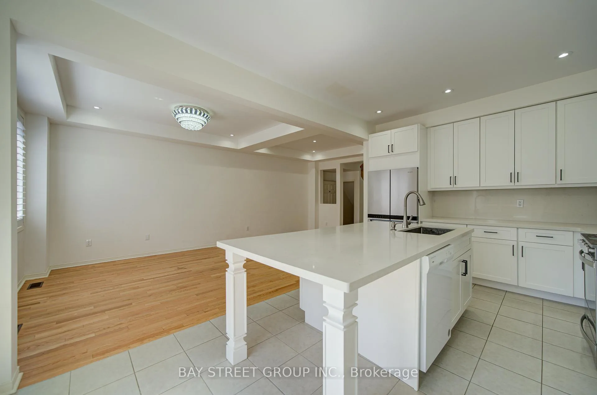 Photo 9 of 114 Ness Drive, Richmond Hill, Rural Richmond Hill — HOMEH