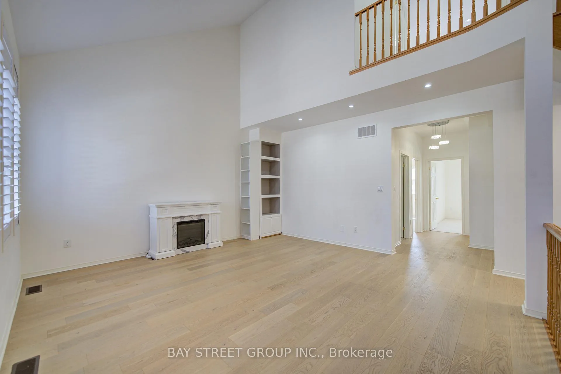 Photo 12 of 114 Ness Drive, Richmond Hill, Rural Richmond Hill — HOMEH
