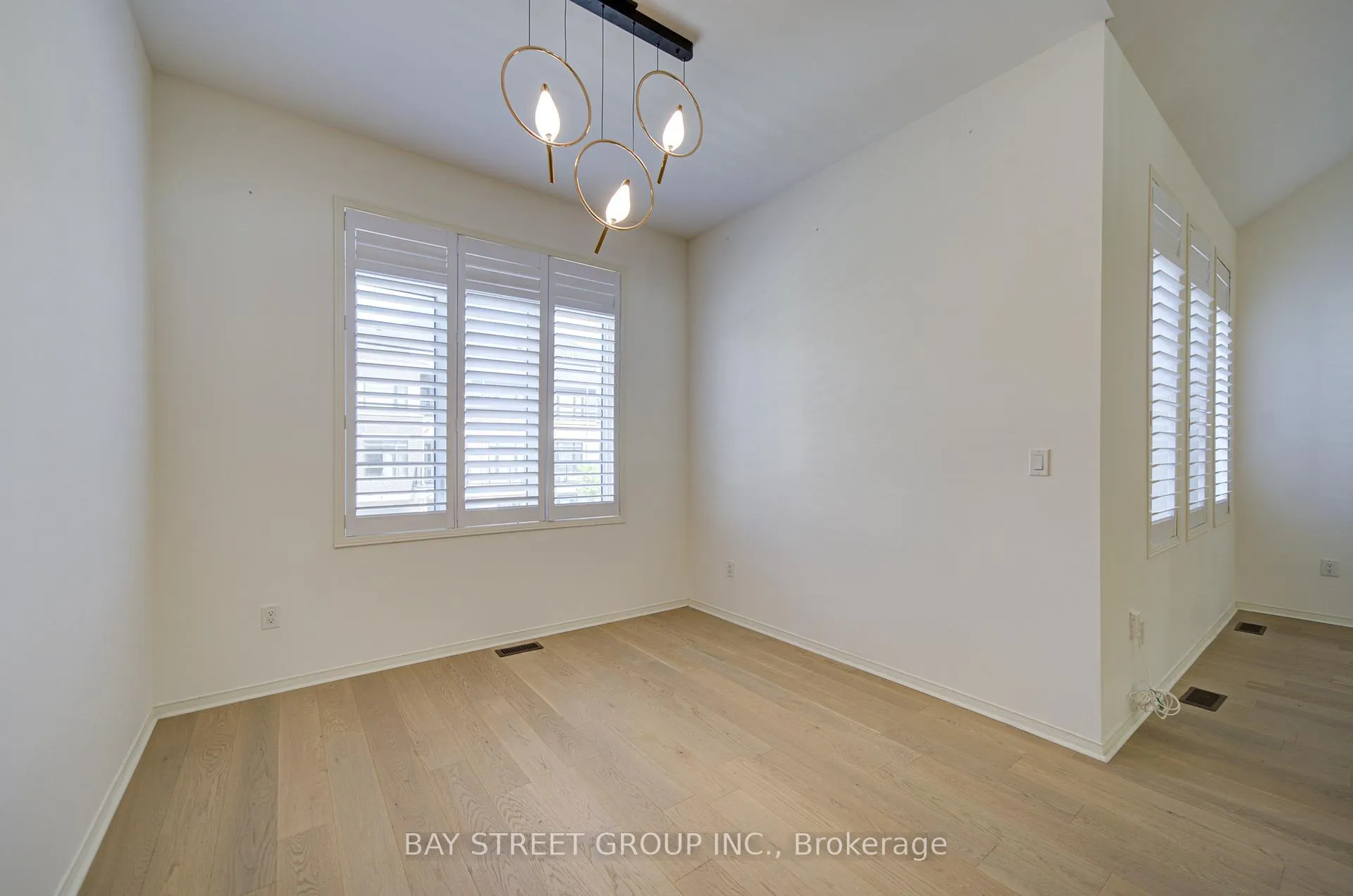 Photo 16 of 114 Ness Drive, Richmond Hill, Rural Richmond Hill — HOMEH