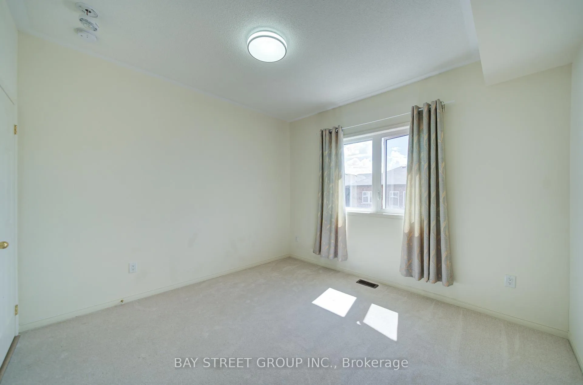 Photo 19 of 114 Ness Drive, Richmond Hill, Rural Richmond Hill — HOMEH