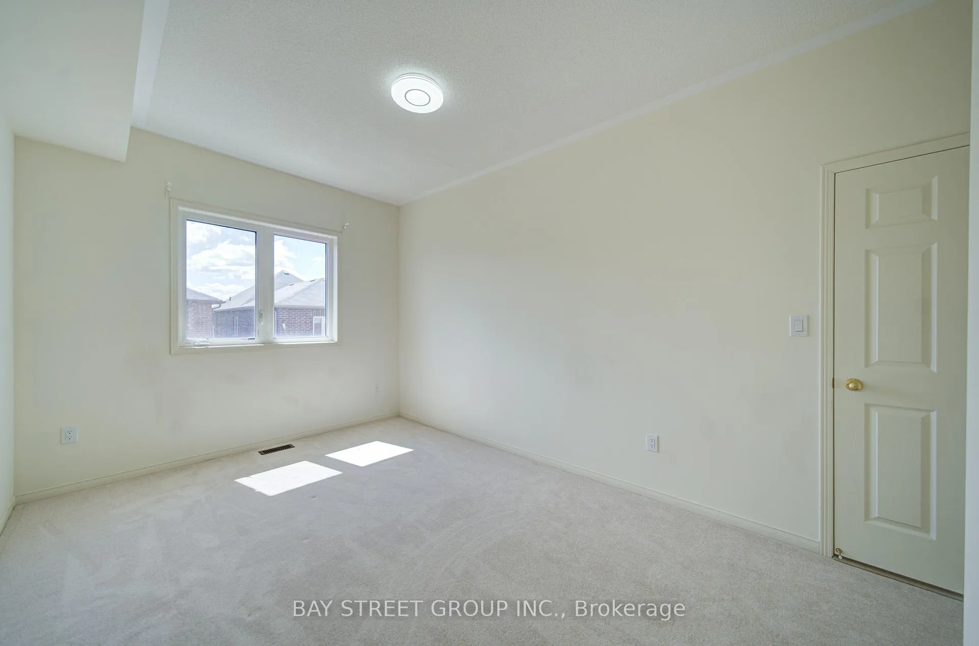 Photo 20 of 114 Ness Drive, Richmond Hill, Rural Richmond Hill — HOMEH