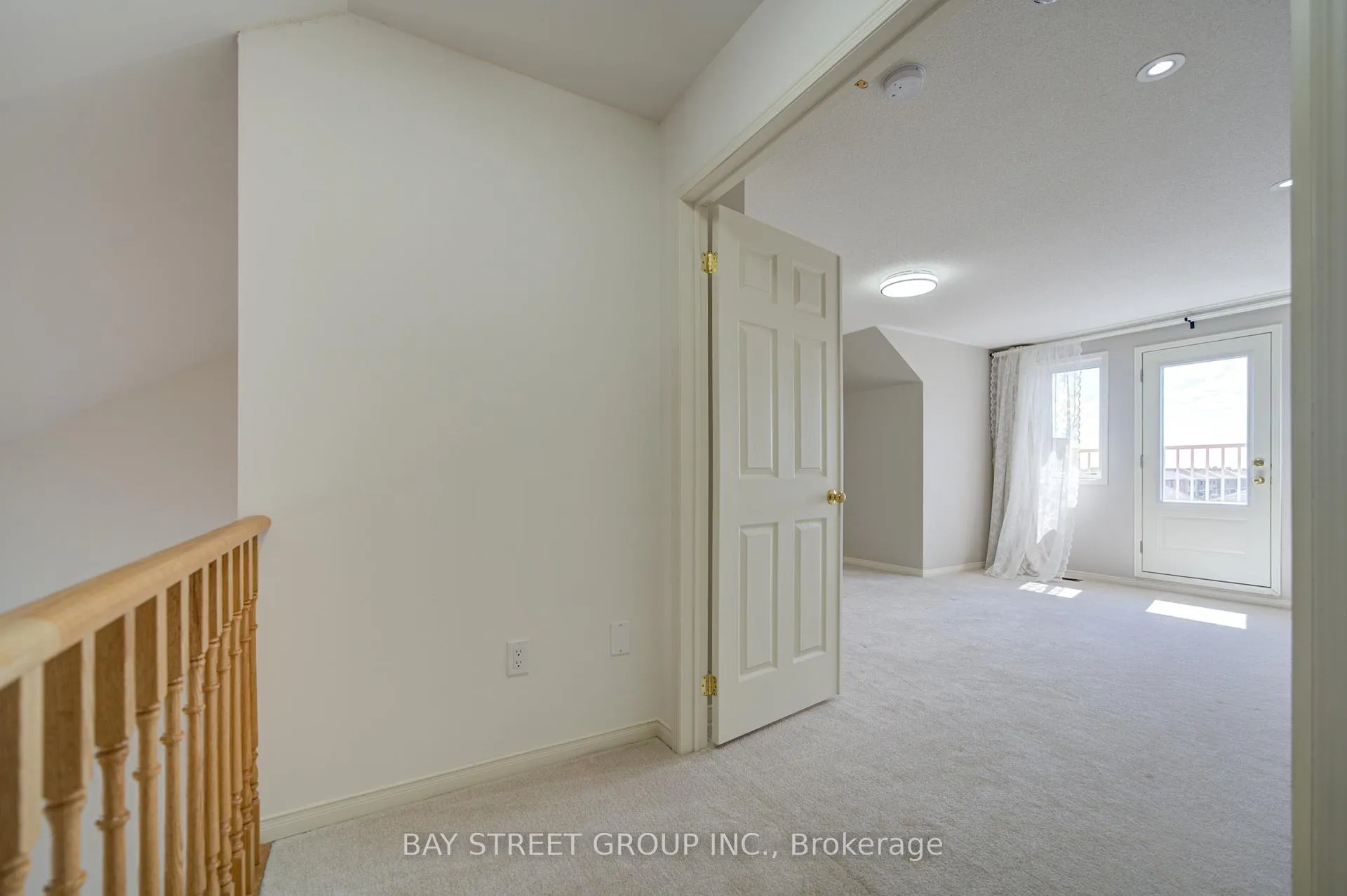 Photo 24 of 114 Ness Drive, Richmond Hill, Rural Richmond Hill — HOMEH