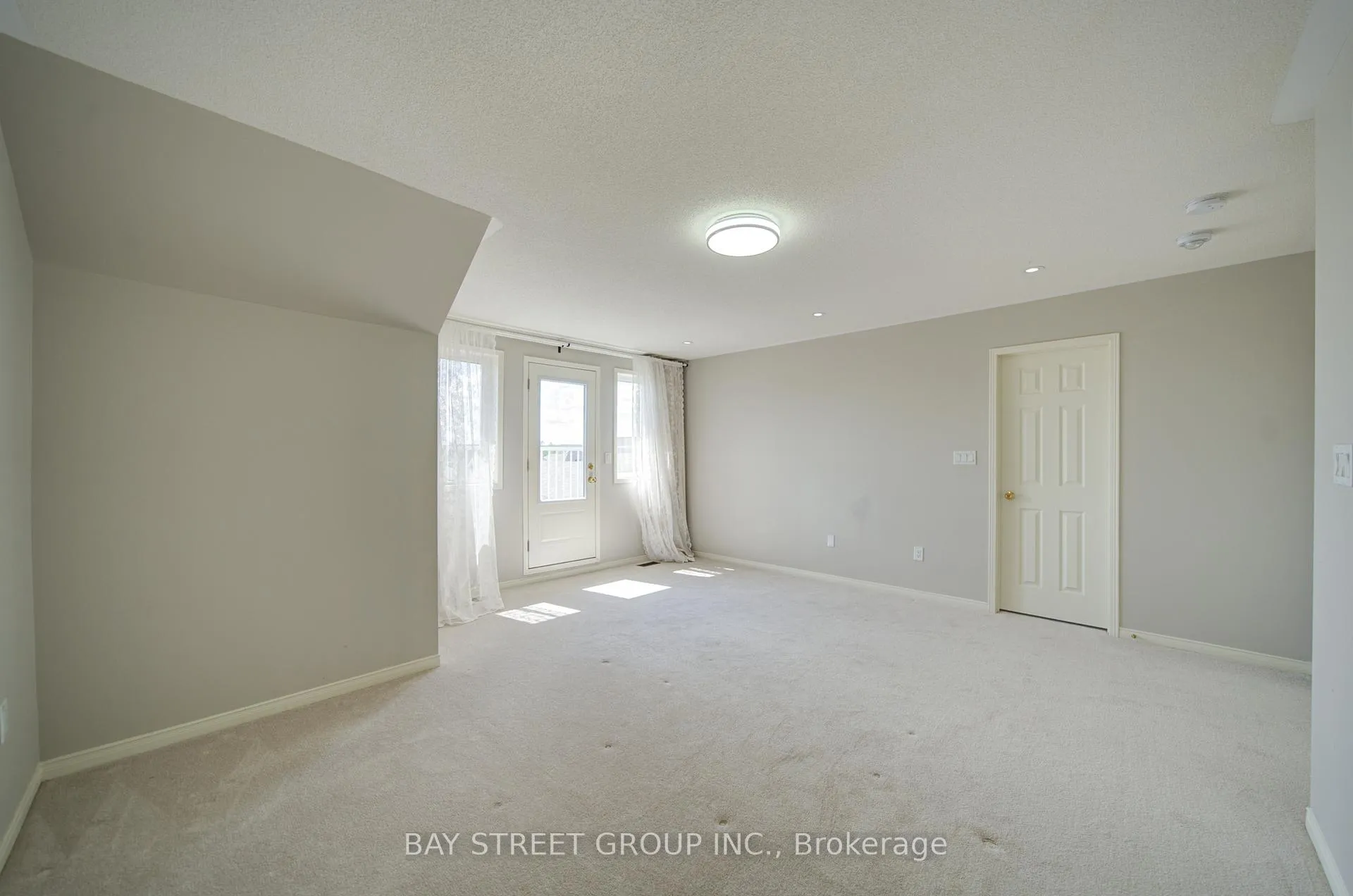 Photo 26 of 114 Ness Drive, Richmond Hill, Rural Richmond Hill — HOMEH